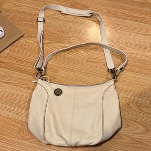Elegant Cream Leather Shoulder Bag